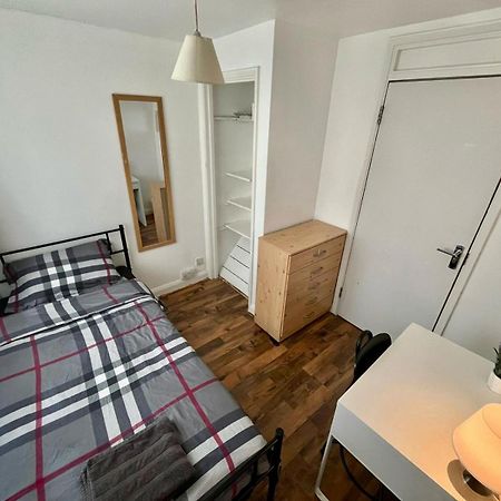 Whitechapel Station Rooms London Ngoại thất bức ảnh