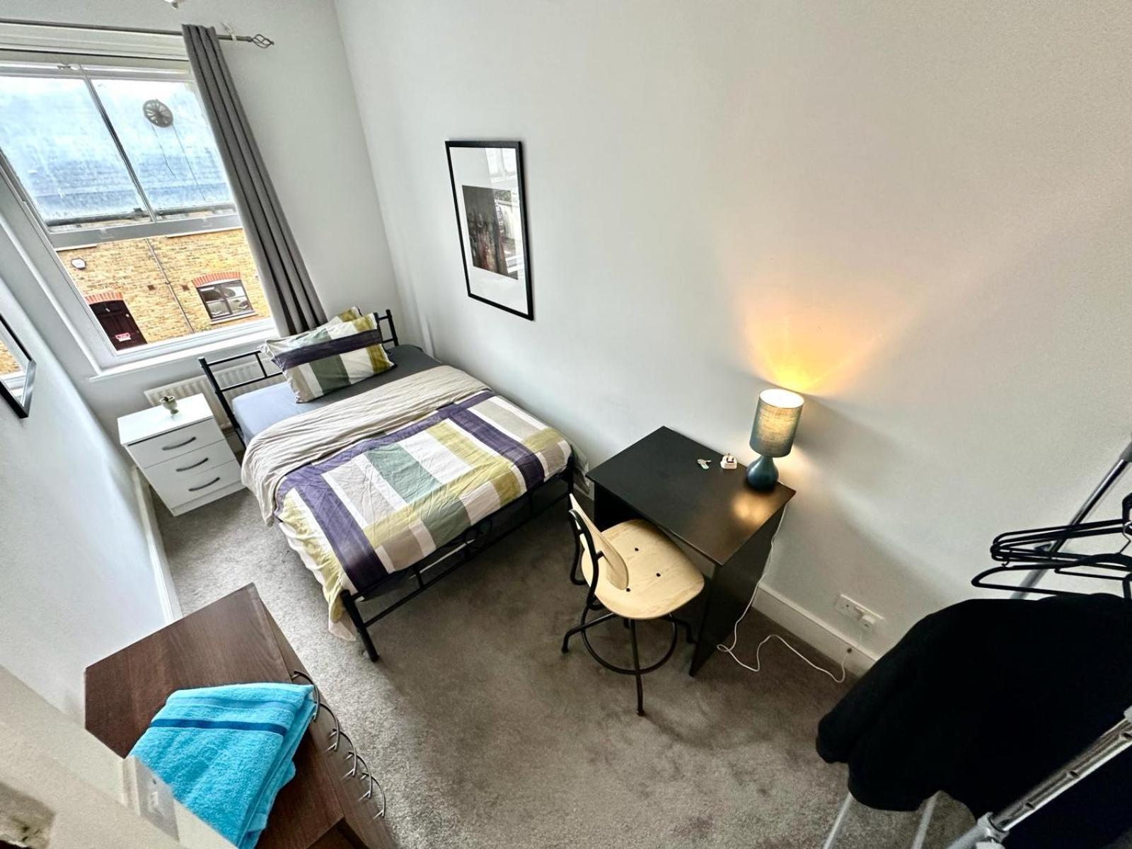 Whitechapel Station Rooms London Ngoại thất bức ảnh
