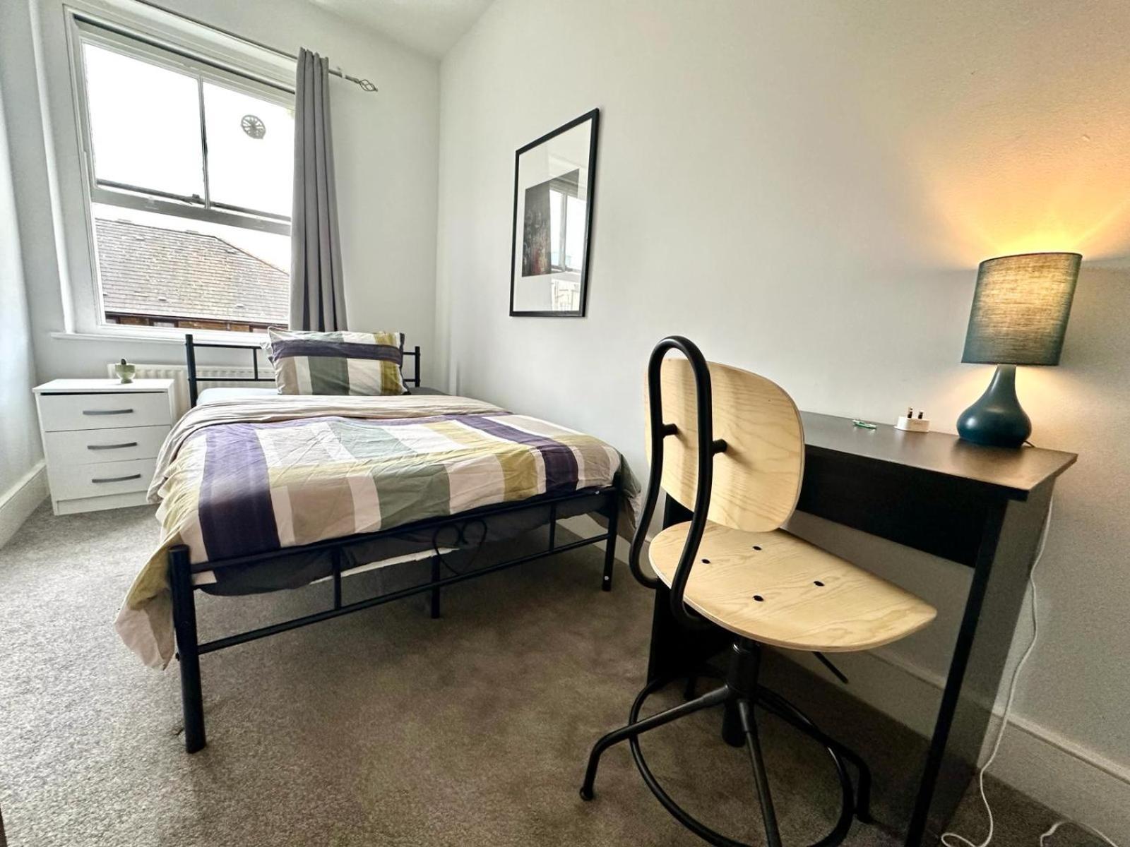 Whitechapel Station Rooms London Ngoại thất bức ảnh