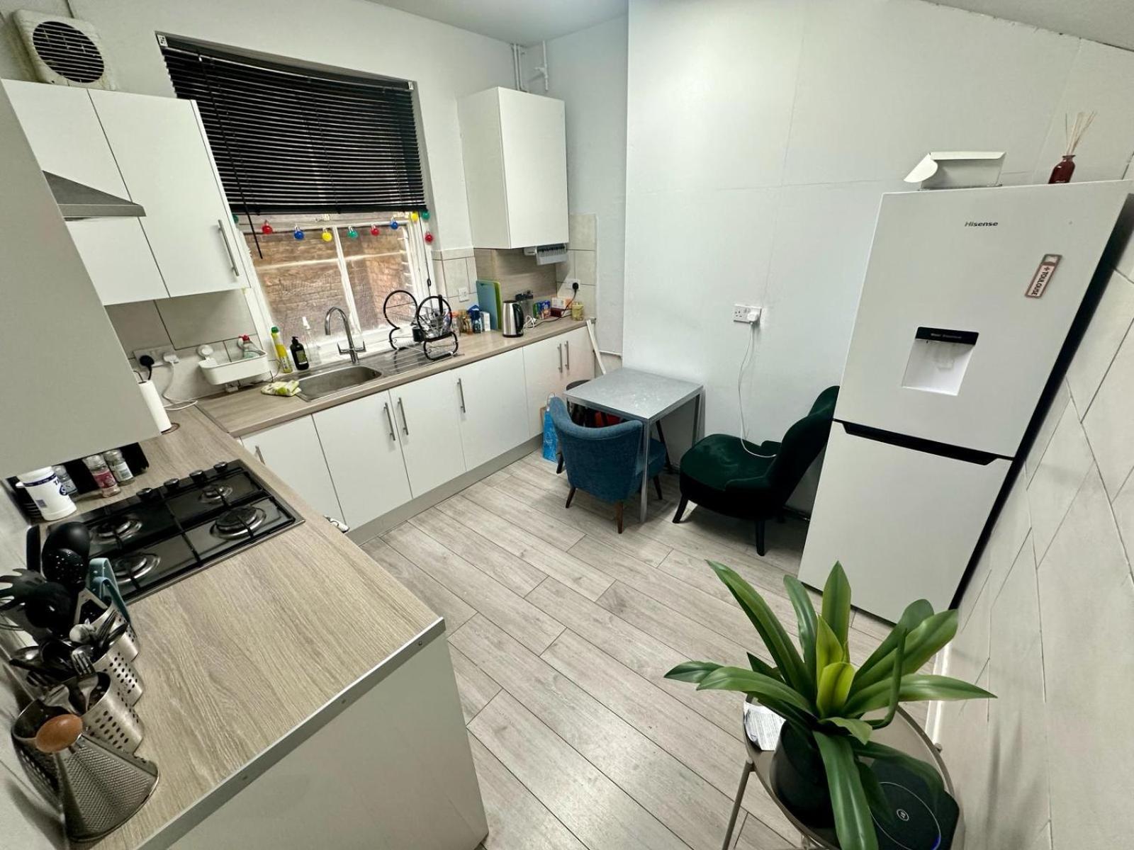 Whitechapel Station Rooms London Ngoại thất bức ảnh